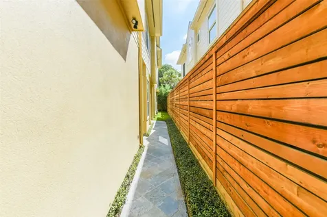 618 Detering Street Houston TX 77007