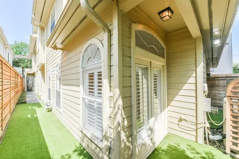 618 Detering Street Houston TX 77007