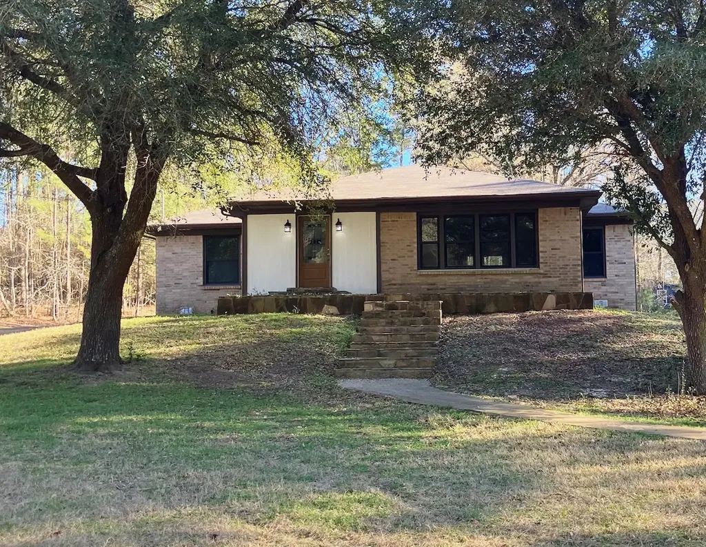 92 Summer Place Huntsville TX 77340