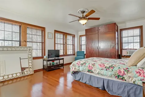 2412 Oakdale Street Houston TX 77004