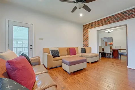 2412 Oakdale Street Houston TX 77004