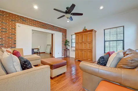 2412 Oakdale Street Houston TX 77004