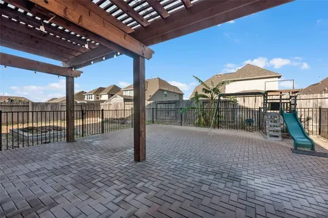 5718 Oakhurst Trail Pasadena TX 77505
