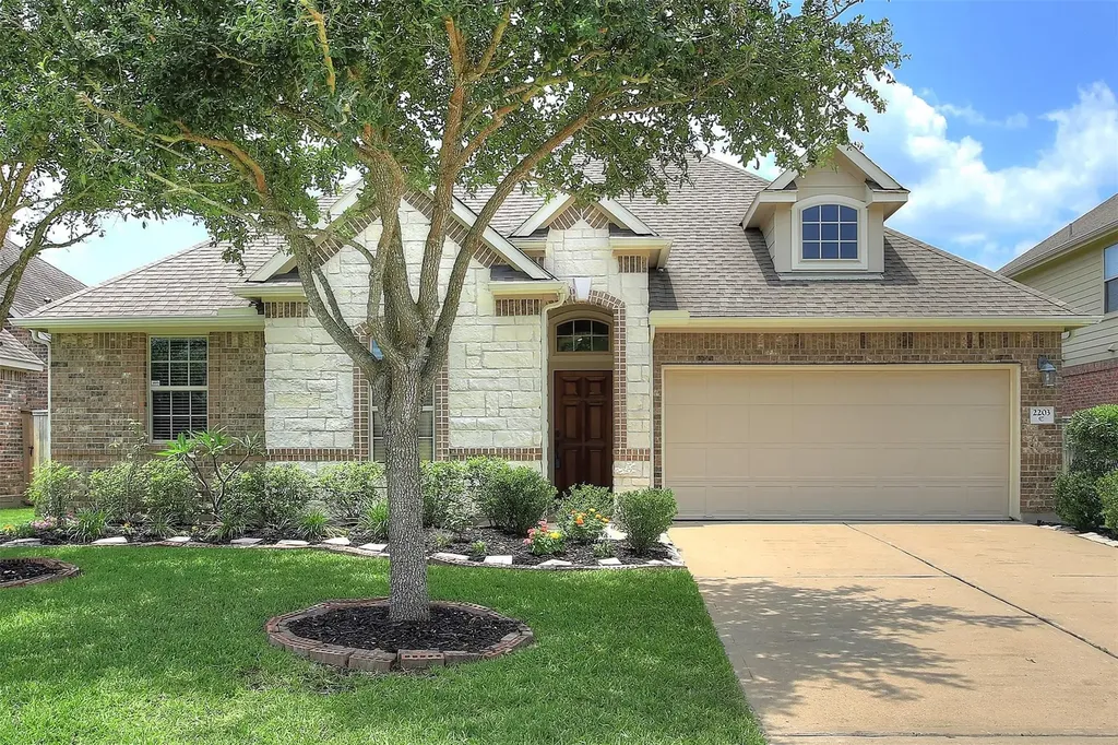 2203 Summit Pass Lane League City TX 77573