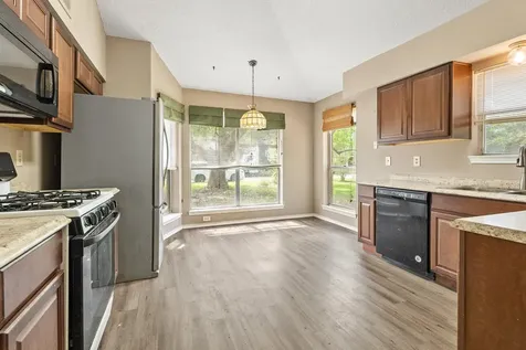 902 Essex Drive Friendswood TX 77546