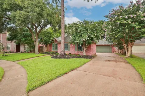 16011 Country Bend Road Houston TX 77095