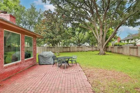 16011 Country Bend Road Houston TX 77095