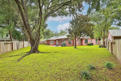 16011 Country Bend Road Houston TX 77095
