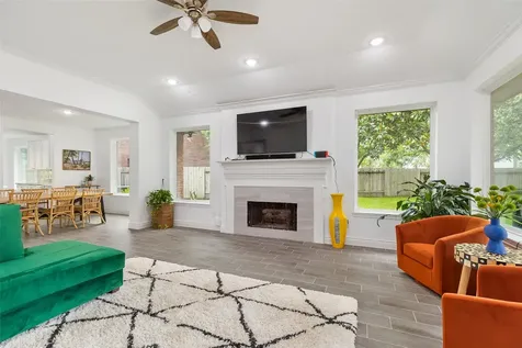 16011 Country Bend Road Houston TX 77095