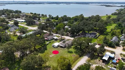 203 S 6th Street Highlands TX 77562