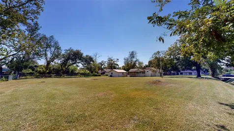 203 S 6th Street Highlands TX 77562