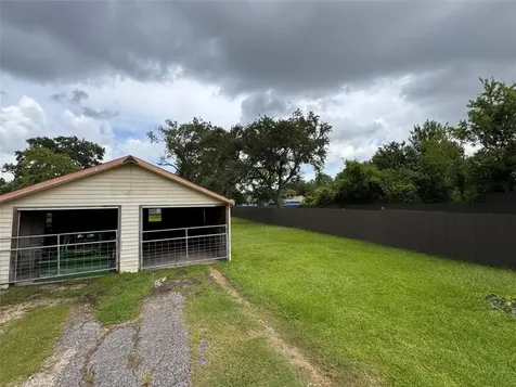 203 S 6th Street Highlands TX 77562