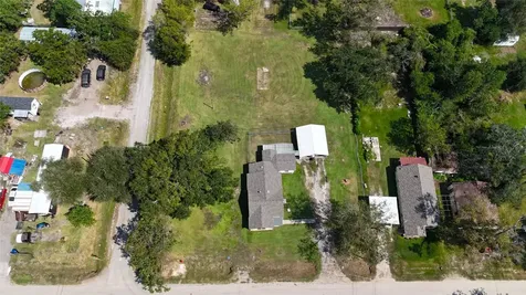 203 S 6th Street Highlands TX 77562