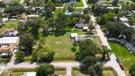 203 S 6th Street Highlands TX 77562