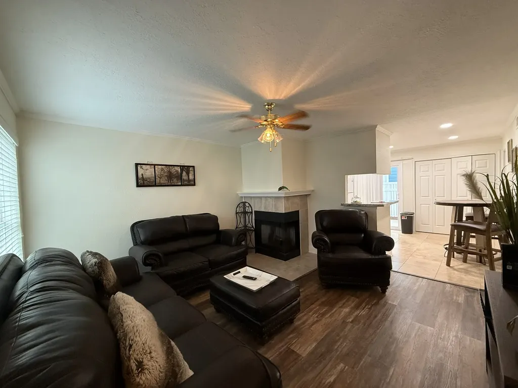 3506 Cove View Boulevard 1103 Galveston TX 77554