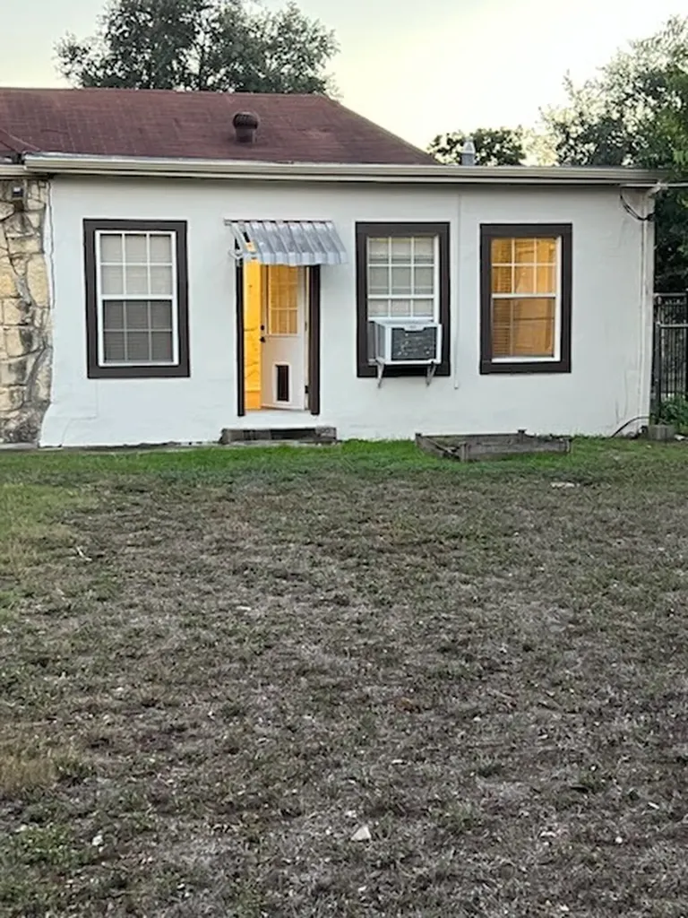2045 W Magnolia Avenue San Antonio TX 78201