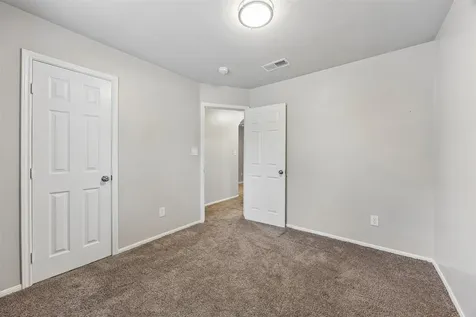 802 W Sealy Street Alvin TX 77511