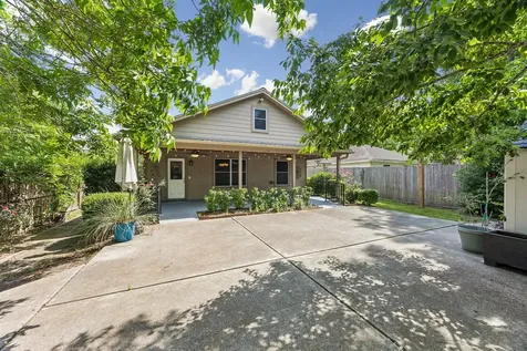 802 W Sealy Street Alvin TX 77511