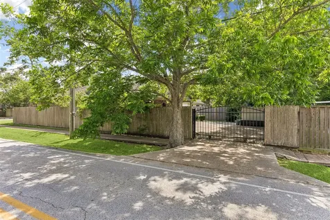 802 W Sealy Street Alvin TX 77511