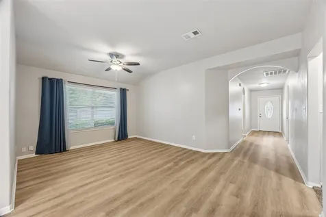 802 W Sealy Street Alvin TX 77511