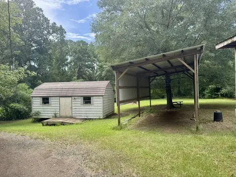127 County Road 4109 Bronson TX 75930