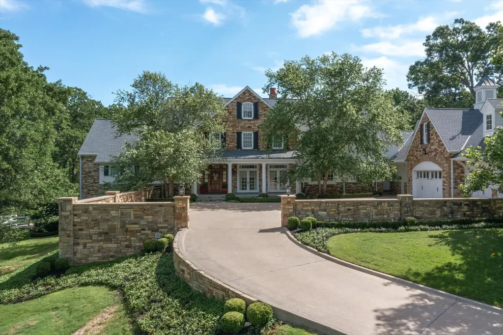 1920 Stonegate Boulevard Tyler TX 75703