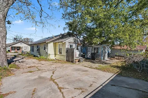 1218 Genova Street Houston TX 77009