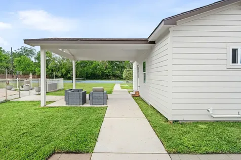 8800 Brae Acres Road Houston TX 77074