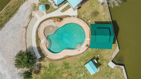 138 N Forest Drive Huntsville TX 77340
