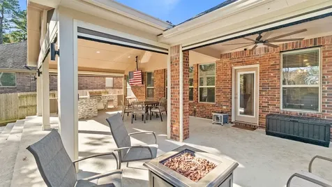 216 Elianne Lace Court Conroe TX 77318