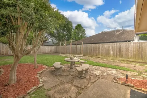 1039 Honey Hill Drive Houston TX 77077