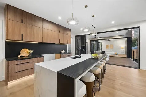 505 Wilmington Drive Bellaire TX 77401