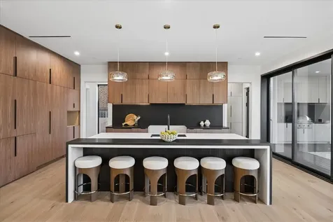 505 Wilmington Drive Bellaire TX 77401