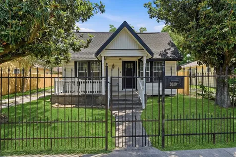 9330 E Avenue L Houston TX 77012