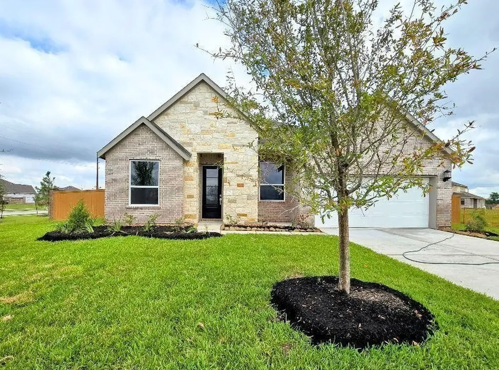 1362 S Shepard Drive Dayton TX 77535