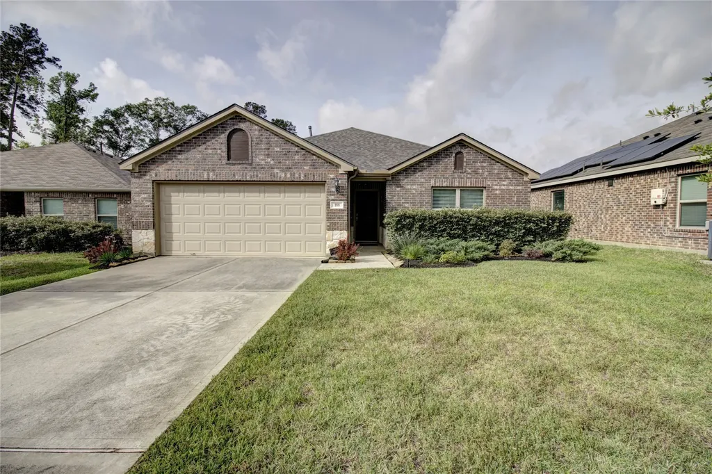 188 Courageous Side Way Magnolia TX 77354