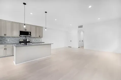8203 Moonbeam Street B Houston TX 77088