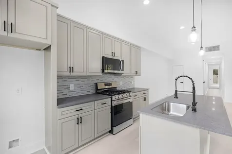 8203 Moonbeam Street B Houston TX 77088