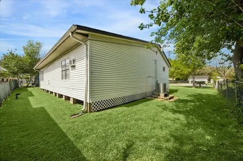 4915 Louise Street Seabrook TX 77586