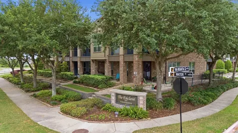 706 Water Street Webster TX 77598