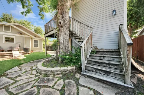 916 W Cottage Street Houston TX 77009