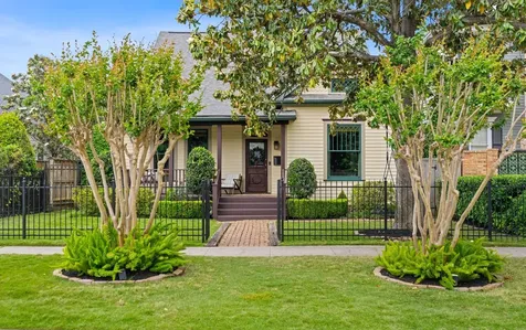 1633 Arlington Street Houston TX 77008