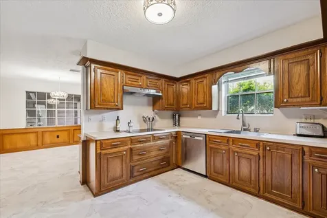 1702 Beech Bend Drive Houston TX 77077