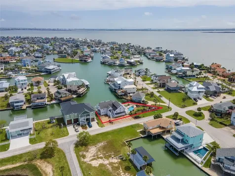 208 Coconut Street Tiki Island TX 77554