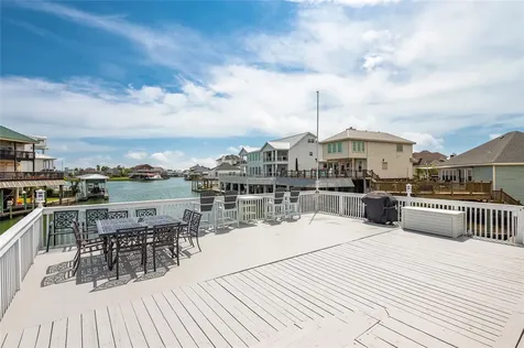 208 Coconut Street Tiki Island TX 77554