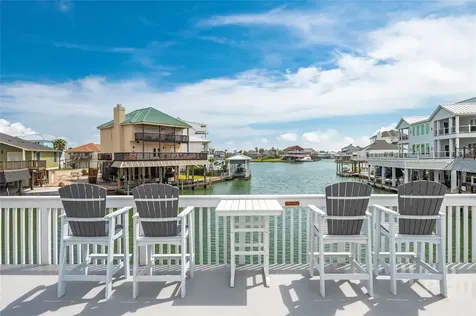 208 Coconut Street Tiki Island TX 77554