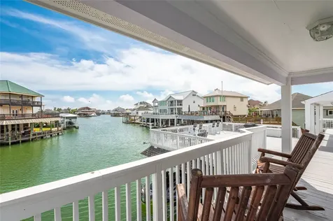 208 Coconut Street Tiki Island TX 77554