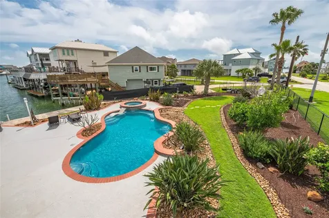 208 Coconut Street Tiki Island TX 77554