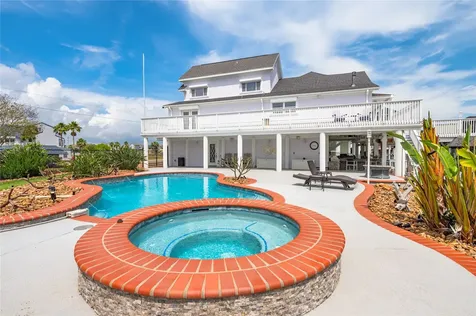 208 Coconut Street Tiki Island TX 77554