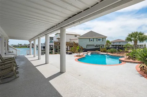 208 Coconut Street Tiki Island TX 77554